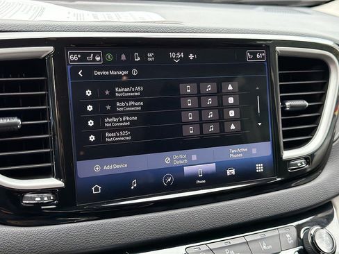 Used 2024 Chrysler Pacifica Touring-L FWD image 16