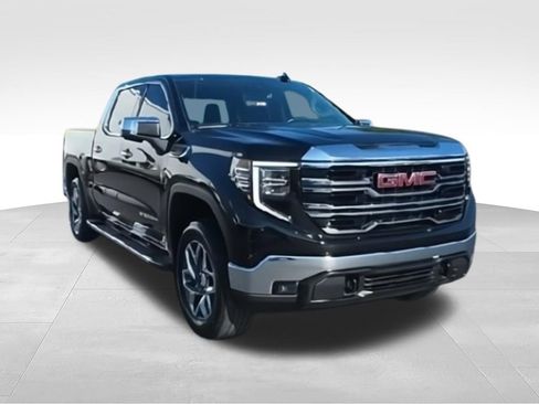 Used 2022 GMC Sierra 1500 SLT w/ SLT Premium Package AWD/4WD image 2