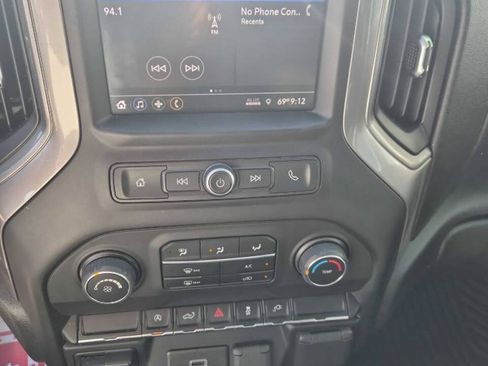 Used 2020 Chevrolet Silverado 1500 Custom w/ Custom Value Package AWD/4WD image 9