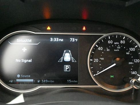 New 2025 Nissan Versa SR w/ Trunk Package image 6