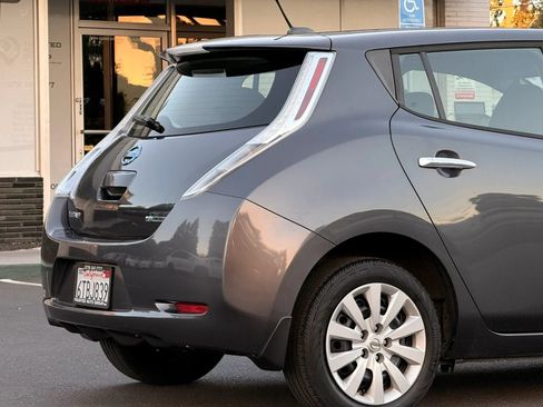 Used 2013 Nissan Leaf S FWD image 9