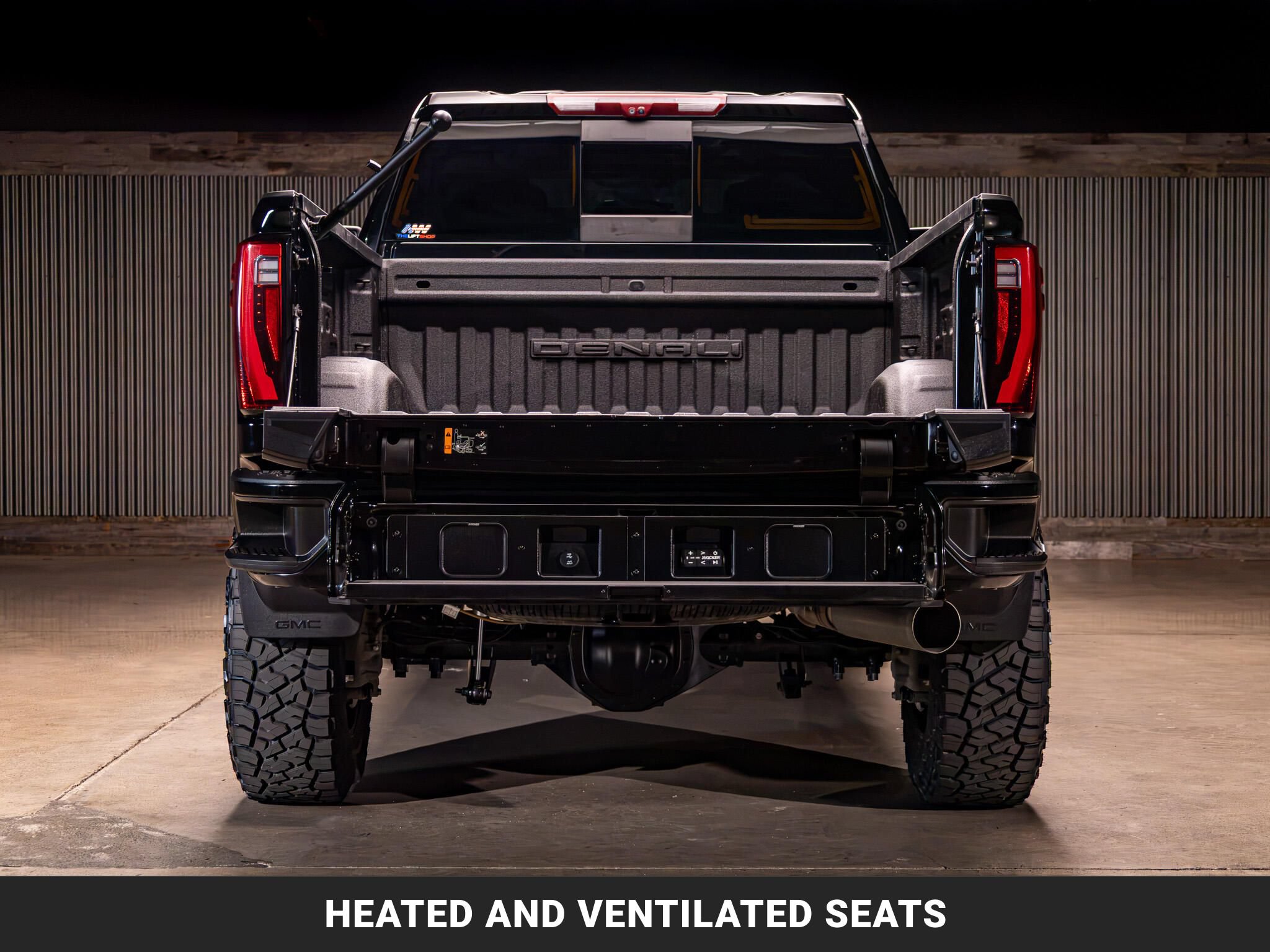 Used 2024 GMC Sierra 3500 Denali Ultimate AWD/4WD image 9