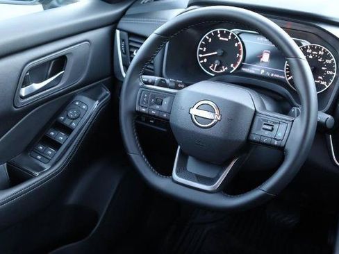 Certified 2026 Nissan Rogue SV FWD image 23