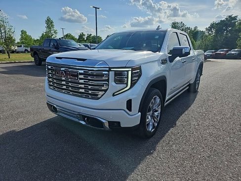 Used 2022 GMC Sierra 1500 Denali w/ Denali Reserve Package AWD/4WD image 3
