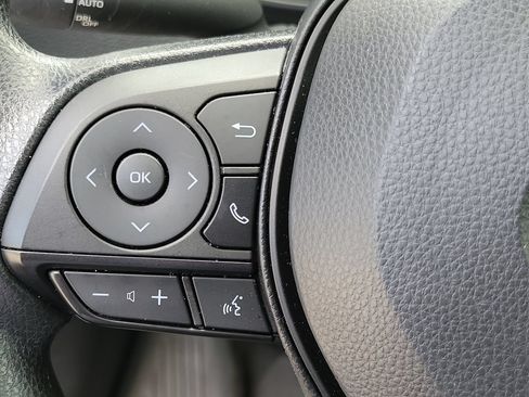 Used 2025 Toyota Corolla LE FWD image 19