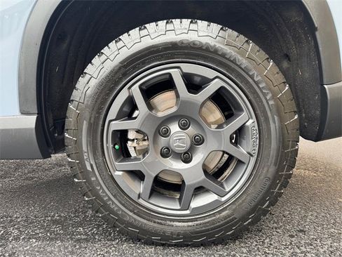 Used 2025 Honda Pilot TrailSport image 28