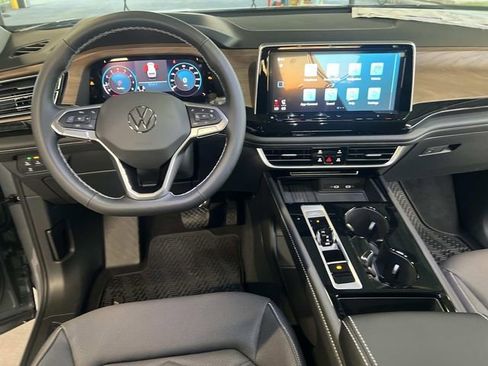 New 2026 Volkswagen Atlas SE FWD image 23