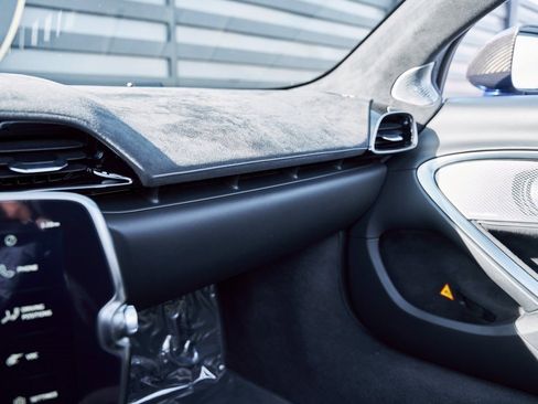 Used 2025 McLaren Artura Spider image 78