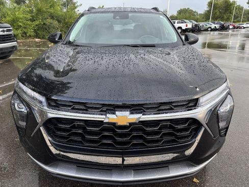 Used 2024 Chevrolet Trax LT w/ LT Convenience Package FWD image 8