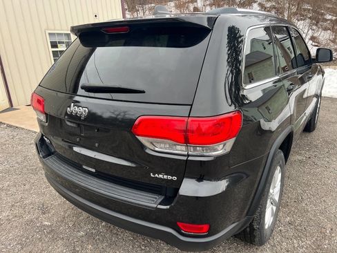 Used 2014 Jeep Grand Cherokee Laredo w/ 18" Wheel & 8.4" Radio Group image 6