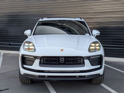 New 2026 Porsche Macan image 6