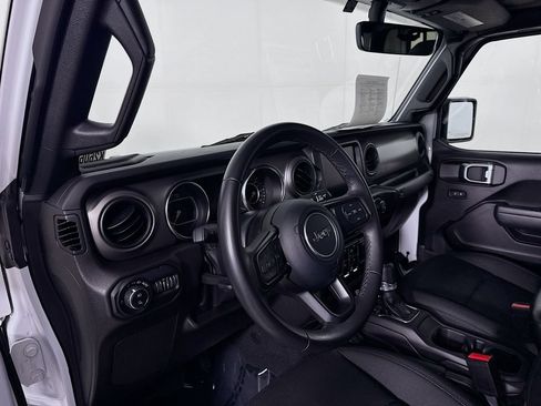 Used 2022 Jeep Gladiator Sport AWD/4WD image 10