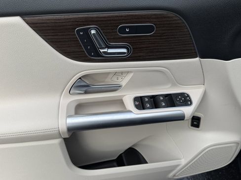 Used 2025 Mercedes-Benz GLA 250 image 18