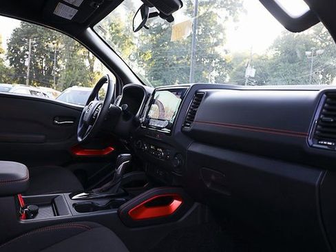 Used 2024 Nissan Frontier PRO-4X w/ Off-Road Protection Package image 25