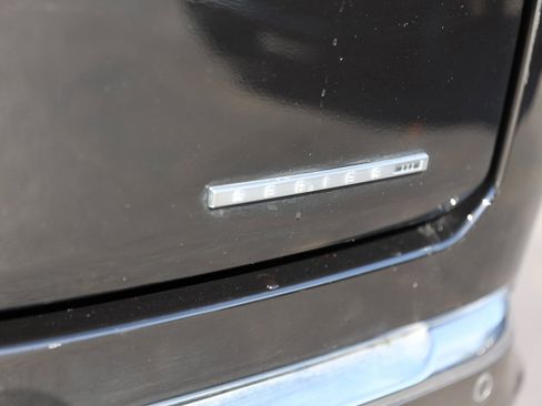 Used 2022 Jeep Wagoneer Series III w/ Flexible Seating Group image 11