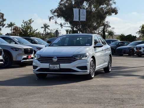 Used 2021 Volkswagen Jetta SE FWD image 6