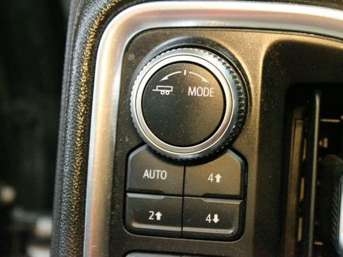 Used 2021 GMC Sierra 1500 SLE w/ X31 Off-Road Package AWD/4WD image 18