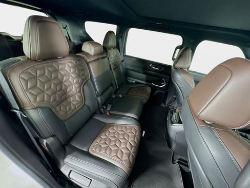 New 2026 Nissan Armada Platinum image 30