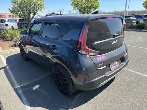 Used 2023 Kia Soul EX image 2