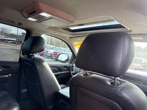 Used 2014 GMC Yukon XL Denali image 19