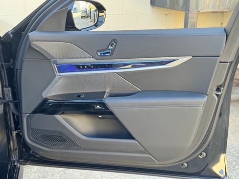 Used 2026 BMW 740i RWD image 59