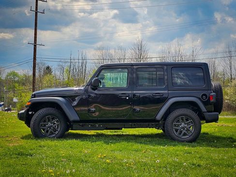 Used 2026 Jeep Wrangler Unlimited Sport AWD/4WD image 7