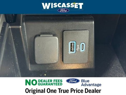 Certified 2022 Ford Explorer XLT w/ Equipment Group 202A image 17