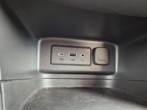 Used 2023 Chevrolet Equinox LT FWD image 9