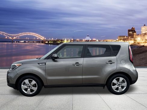 Used 2019 Kia Soul FWD image 2