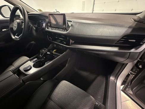 Used 2022 Nissan Rogue SV AWD/4WD image 28
