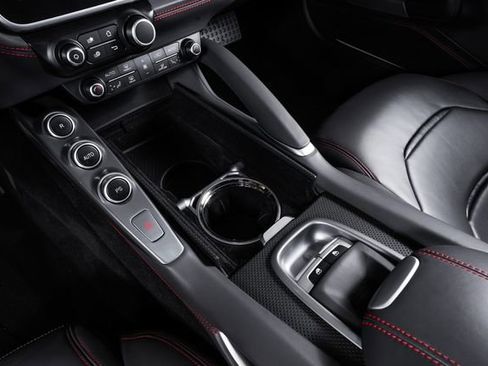 Used 2019 Ferrari GTC4Lusso AWD/4WD image 51