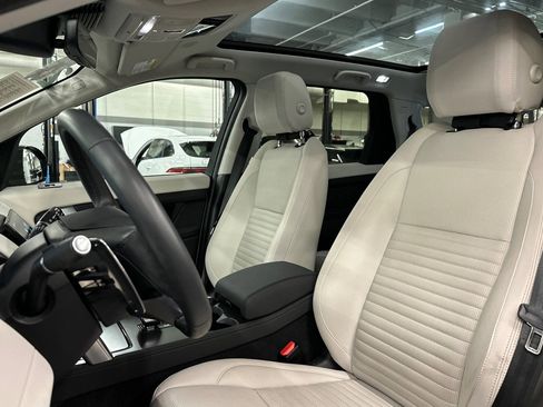 Used 2024 Land Rover Discovery Sport S image 6