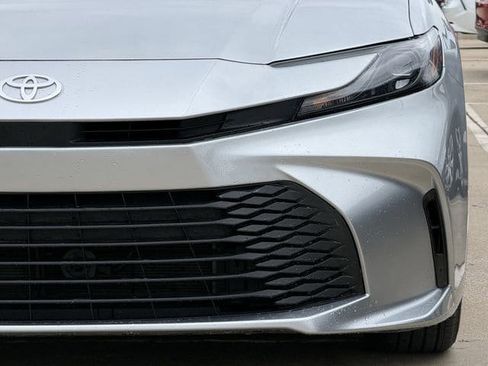 Used 2025 Toyota Camry LE FWD image 9