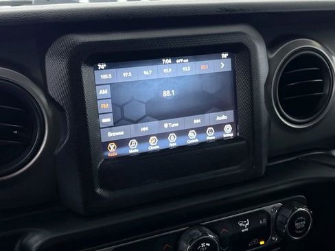 Used 2021 Jeep Wrangler Unlimited Sport image 16