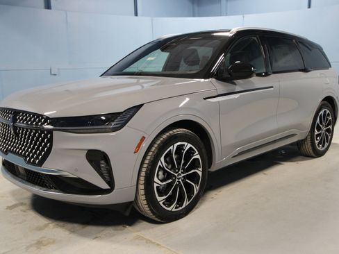 New 2026 Lincoln Nautilus Reserve image 25