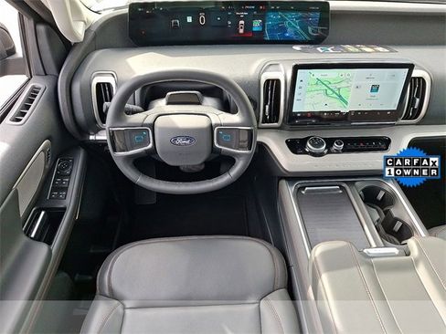 Used 2025 Ford Expedition Active image 11