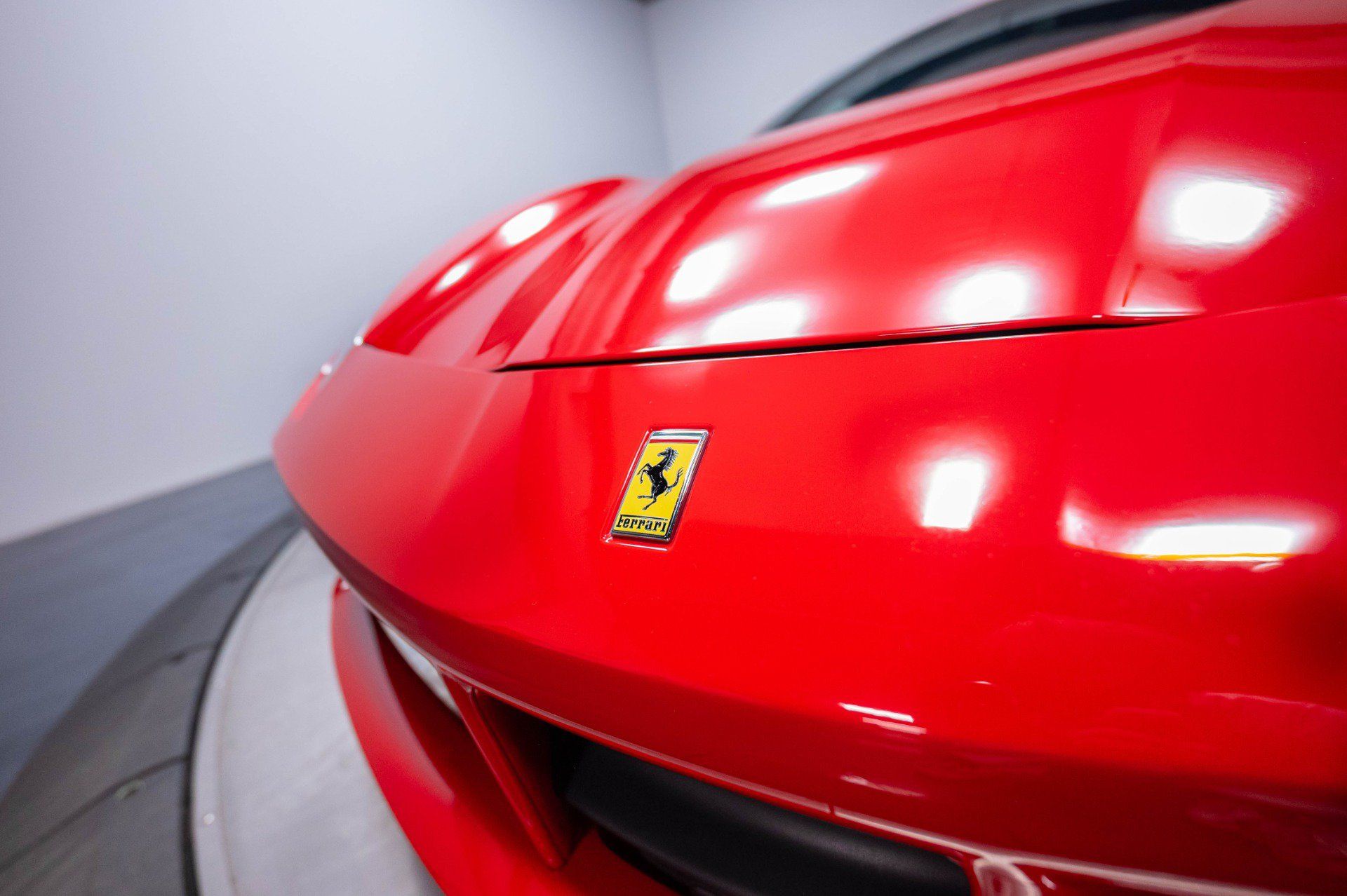 Used 2018 Ferrari 488 GTB RWD image 52