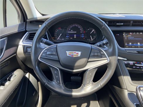 Used 2019 Cadillac XT5 Luxury w/ LPO, Black Ice Package image 11
