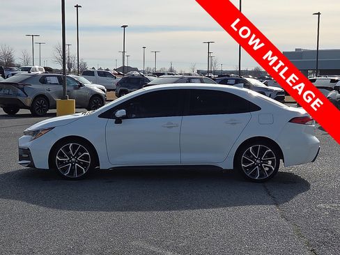 Used 2021 Toyota Corolla SE image 3