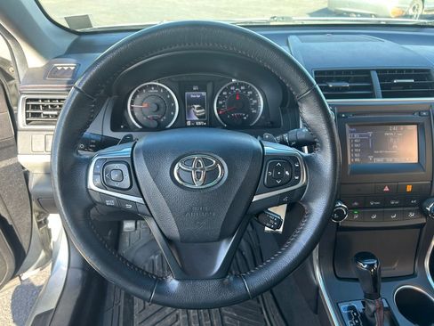Used 2015 Toyota Camry image 19