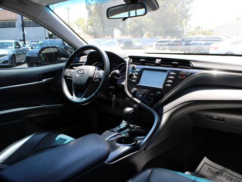 Used 2018 Toyota Camry SE FWD image 23