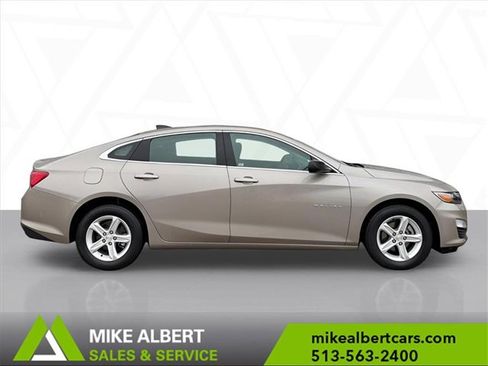 Used 2023 Chevrolet Malibu LS image 3