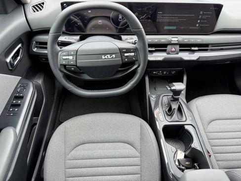 Certified 2025 Kia K4 EX FWD image 17