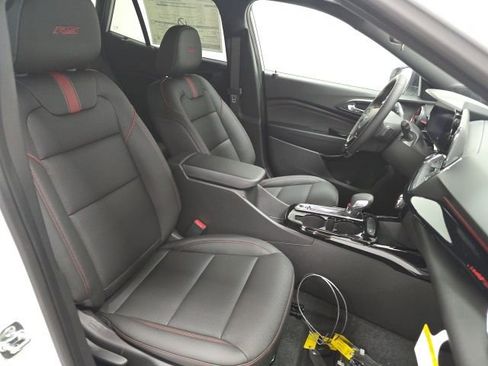 New 2026 Chevrolet Trax RS w/ Driver Confidence Package image 24