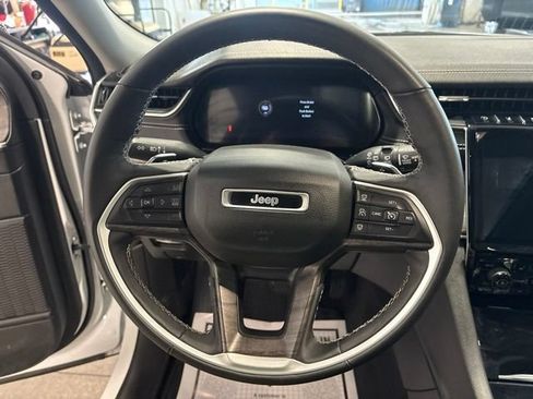 Used 2024 Jeep Grand Cherokee L Limited w/ Luxury Tech Group II AWD/4WD image 15