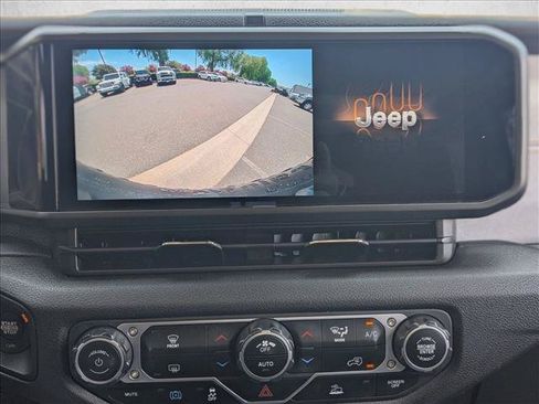 Used 2024 Jeep Wrangler Unlimited AWD/4WD image 13