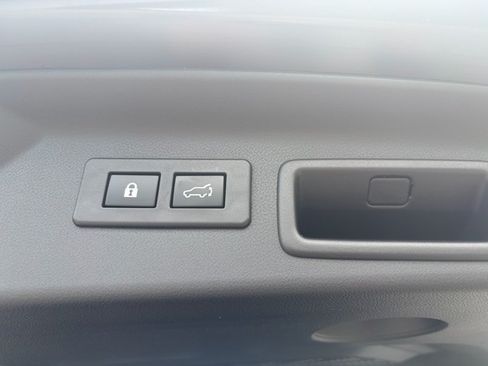 Used 2025 Subaru Forester Premium AWD/4WD image 8
