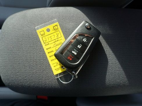 Used 2022 Toyota Corolla LE image 22