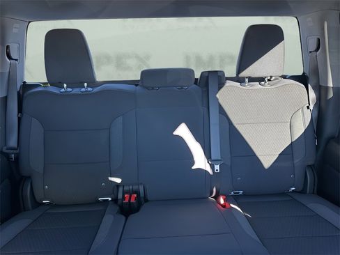 Used 2025 Chevrolet Silverado 1500 Custom image 11