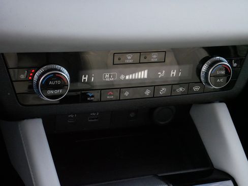 Used 2023 Mitsubishi Outlander SEL 40th Anniversary image 23